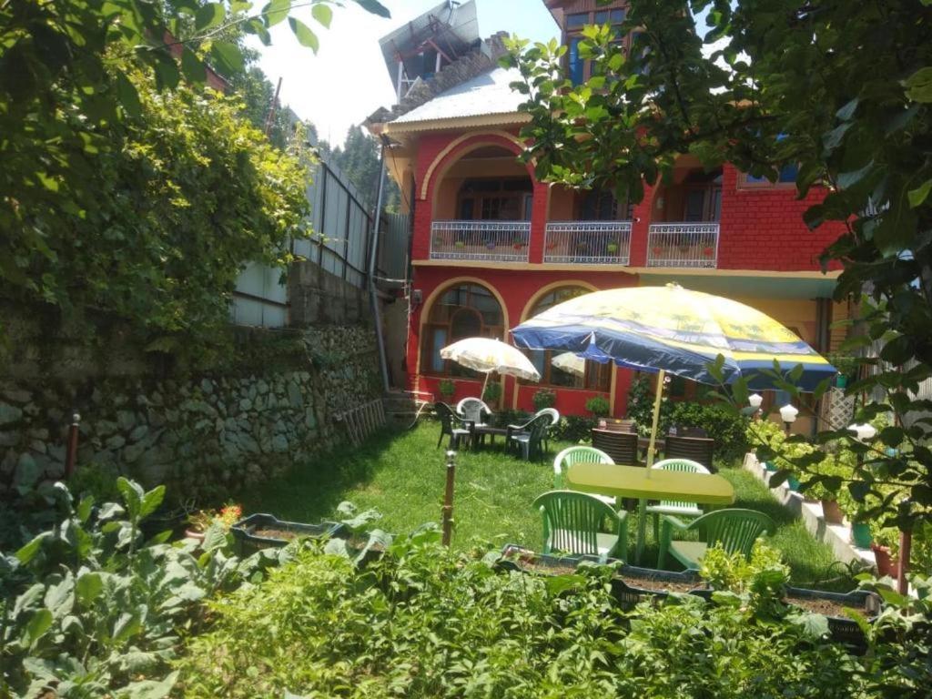 Wani Guest House Гулмарг Екстериор снимка
